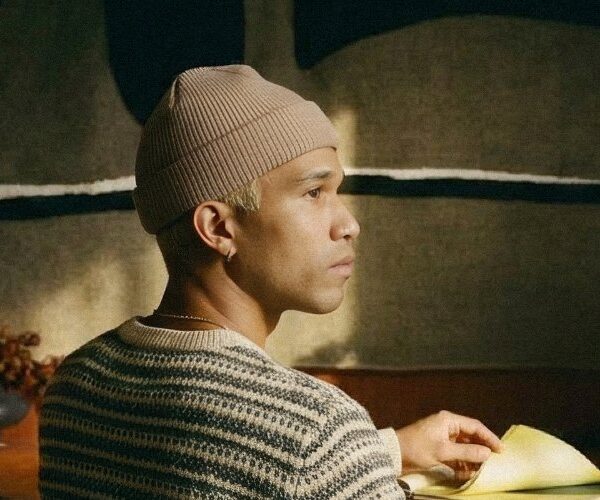 Sabi skeert Neuralink af met een BCI-hoed die gedachten wil schrijven