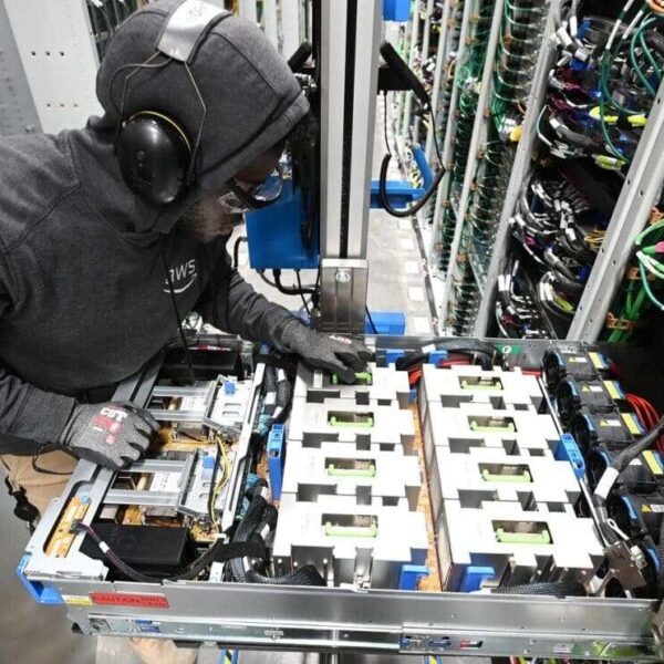 Amazon test prefab datacenters om het tijdperk van AI te versnellen