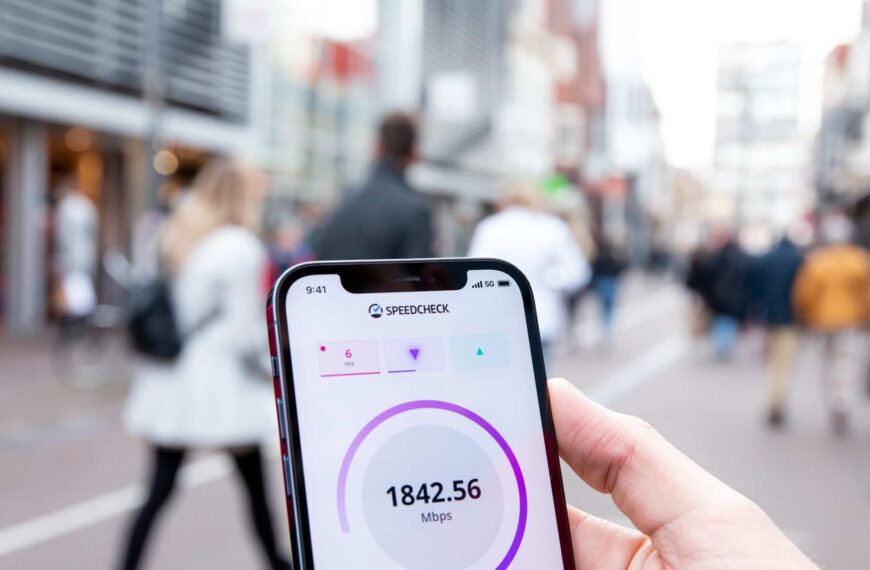 De regering stelt universele 100 Mb en sociale kortingen in telecommunicatie voor