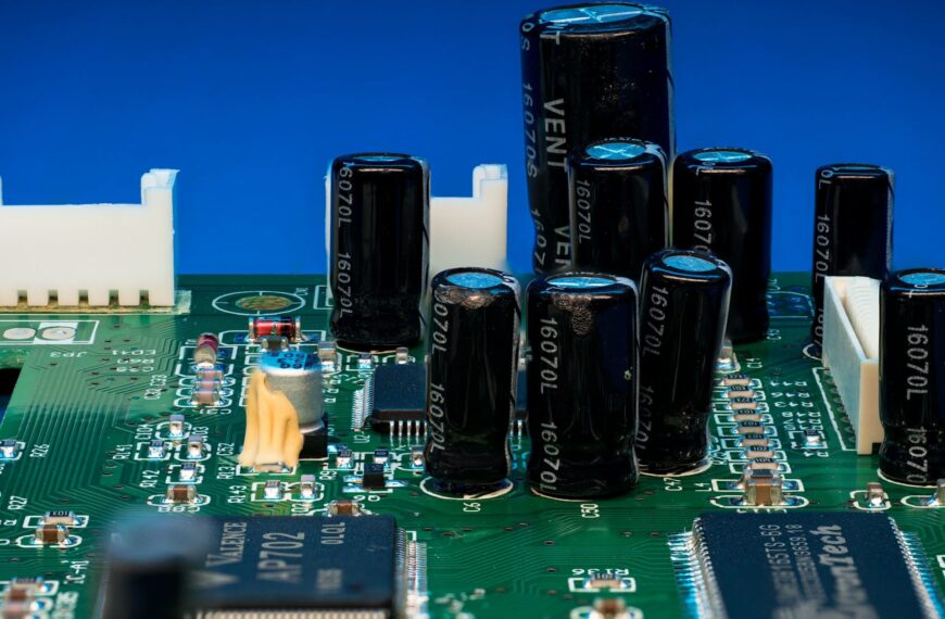 AI begint een andere onzichtbare component duurder te maken: condensatoren