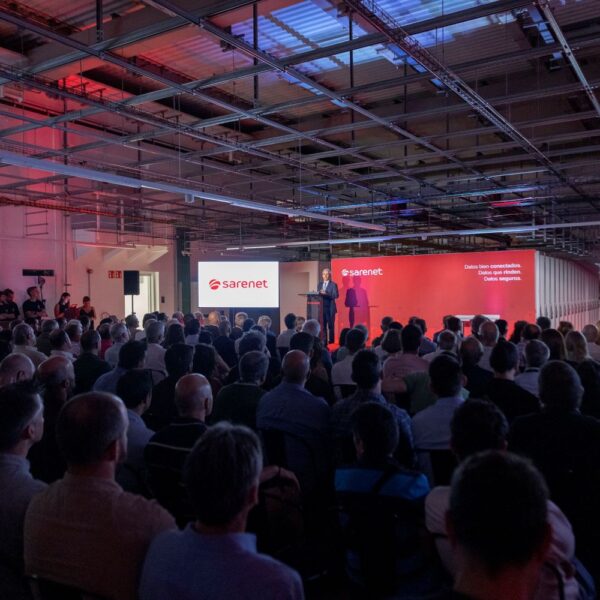 Sarenet onthult zijn nieuw datacenter in de communicatieterminal van Derio
