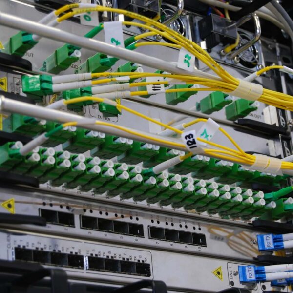 Google wil het optische aanbod voor zijn AI-datacenters beveiligen