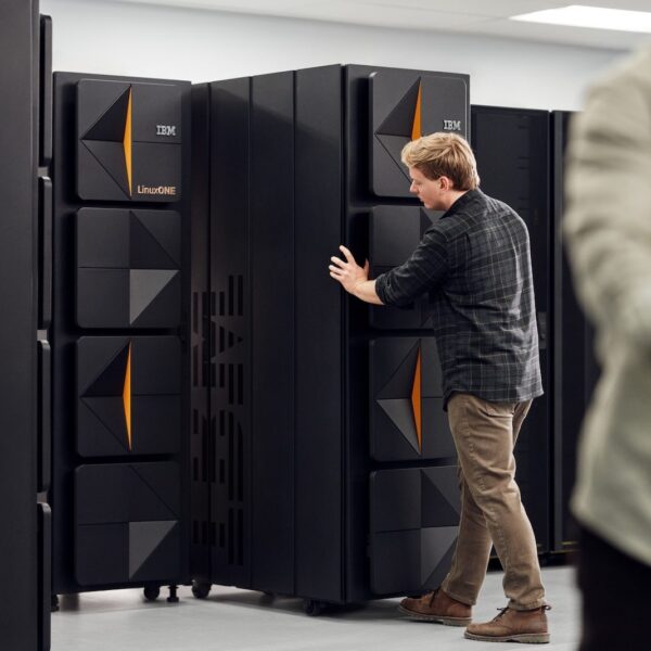 IBM Compacta Z17 en LinuxONE 5 om de mainframe in standaard racks te plaatsen