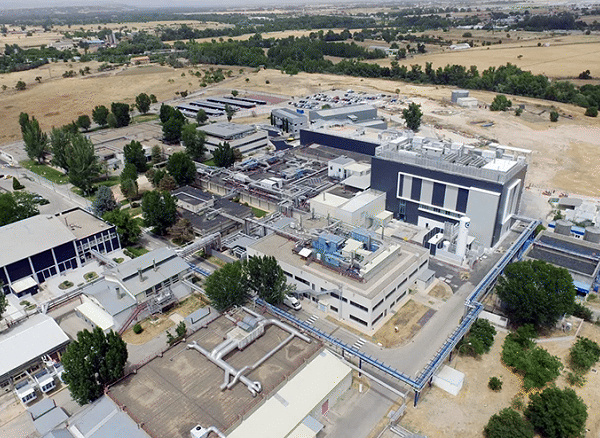 Pfizer kiest Madrid om de logistiek van medicijnen in 180 markten te leiden