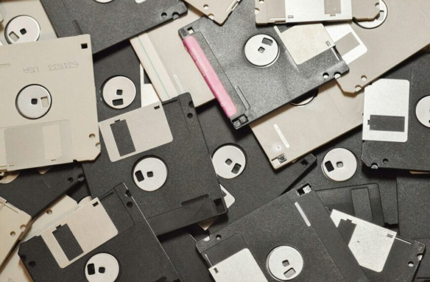 De 8-inch floppy disk: het IBM-uitvinding dat de moderne draagbare opslag voortbracht