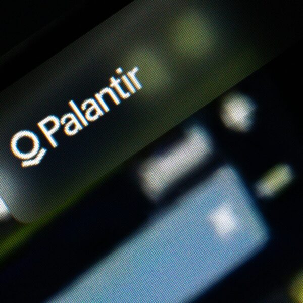 Palantir brengt kunstmatige intelligentie naar de voorgrond: zo zijn hun mobiele datacenters voor militaire operaties