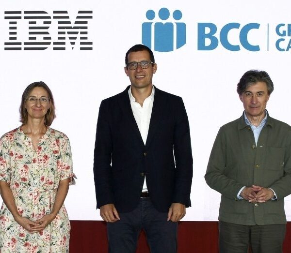 Cajamar en IBM creëren een data- en AI-platform om de banksector te transformeren