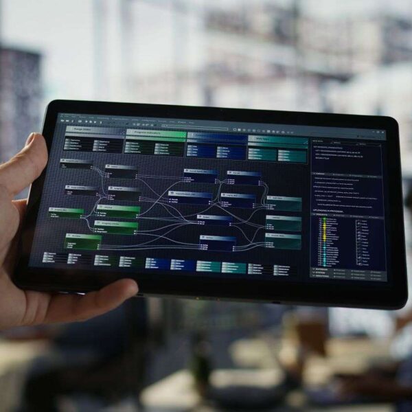 Nederlandse glashuisproducenten vervangen staal door software in China